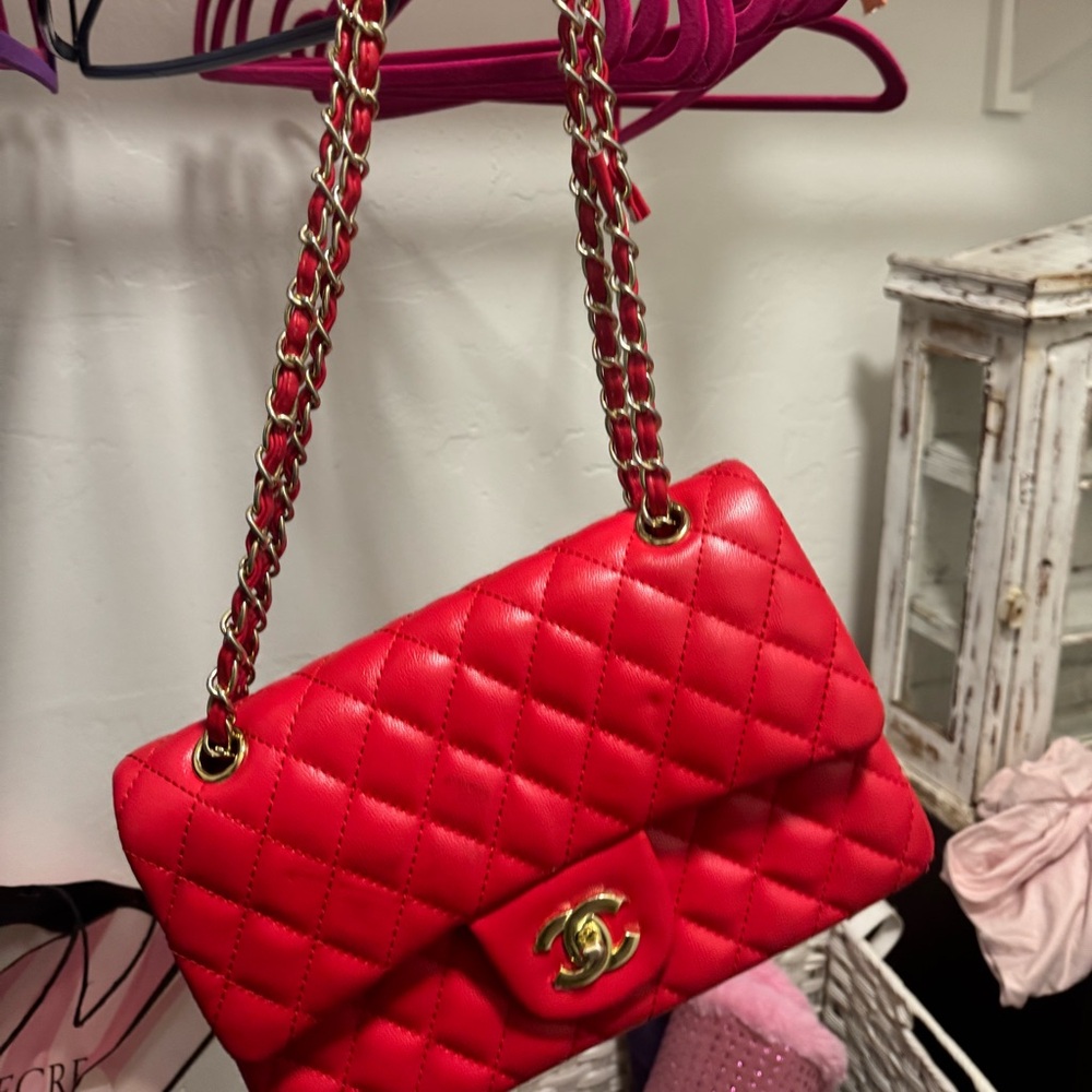 CHANEL Vibrant Red Quilted Shoulder Bag